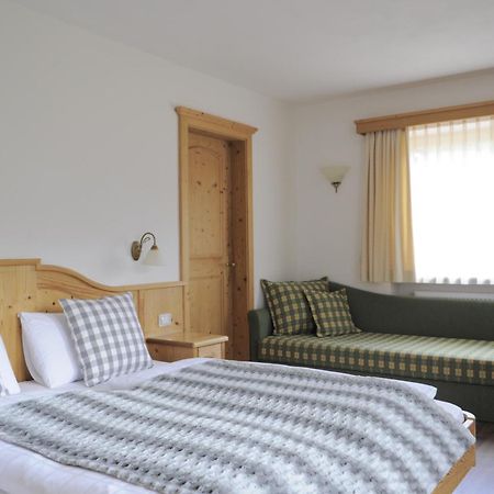Apartments Etruska Santa Cristina Val Gardena Pokoj fotografie